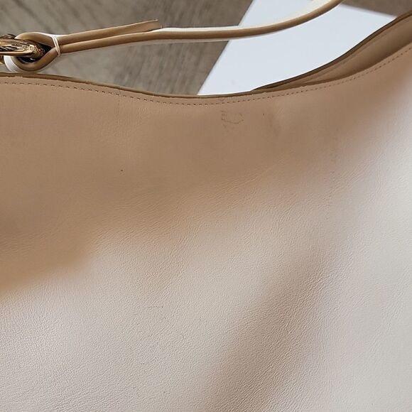Coach cream colored hobo shoulder bag Ivory cream color🤍 - Picture 8 of 12